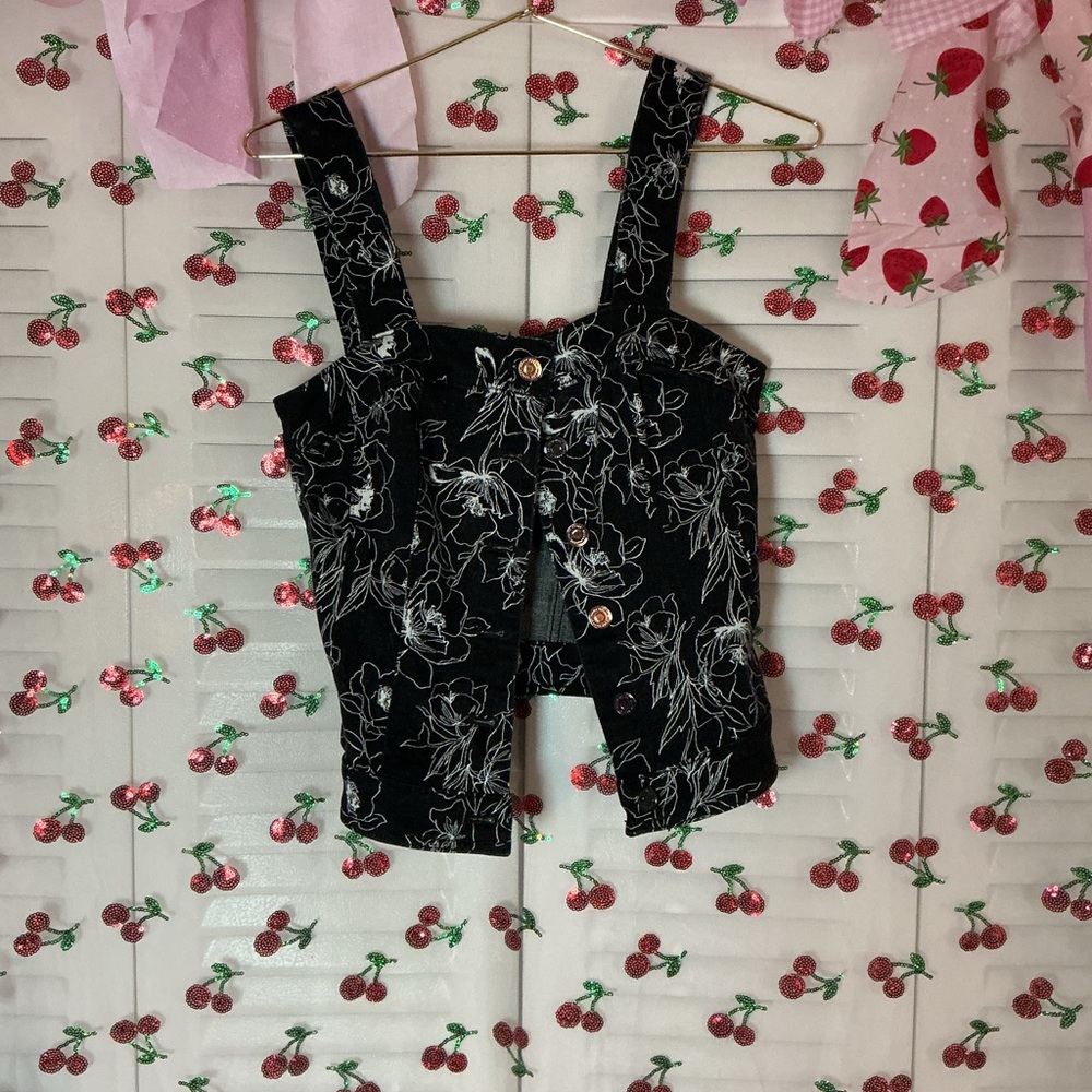 White House Black Market Black Floral Button-Front Crop Top